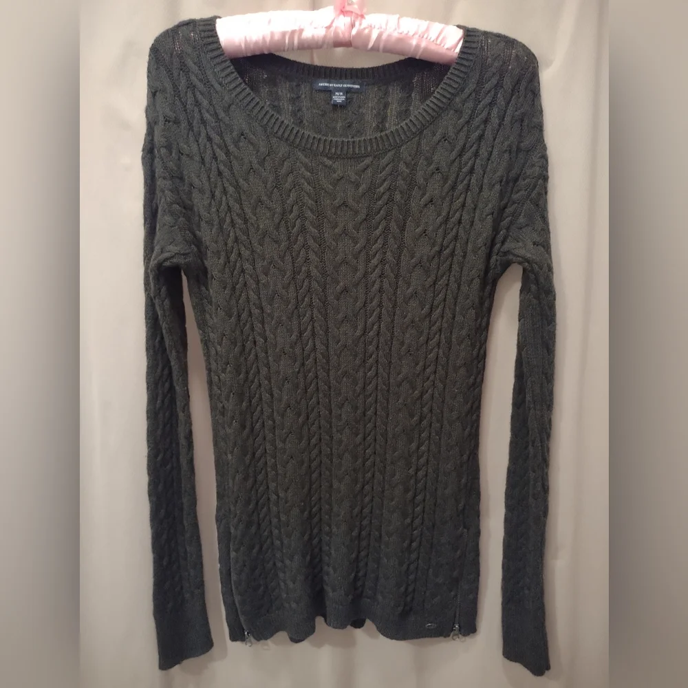 American Eagle Outfitters Women's Sweater Size M - Picture 1 of 5